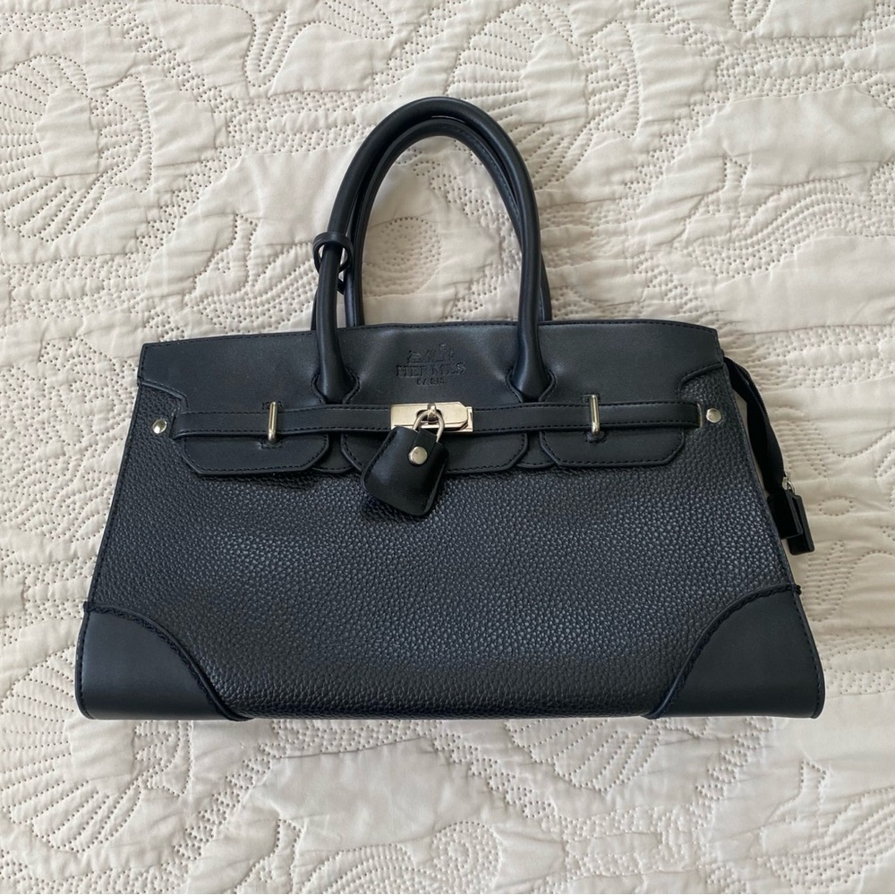 🍀Source Unknown Black Satchel